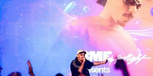 بعد تألقه في “بيبو”.. كزبرة يشعل المسرح في أول لقاء مع جمهوره (صور)