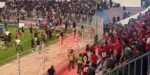 اقتحام أرضية الملعب يؤجل انطلاق مواجهة أولمبيك آسفي واتحاد العاصمة في نصف نهائي الكونفدرالية