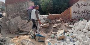 محافظ الشرقية يكلف برفع القمامة المتراكمة بمحيط مقابر البنوية