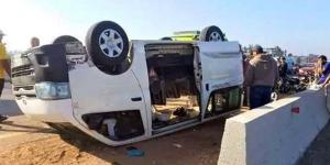 مصرع وإصابة 9 أشخاص في انقلاب ميكروباص جنوب البحر الأحمر