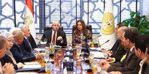 منال عوض تتابع الموقف التنفيذي لخطة إعادة التوازن البيئي ببحيرة قارون