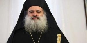 المطران عطاالله حنا: نرفض التعدى على الرموز الدينية… ولكن كرامة الإنسان أولًا