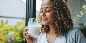 أطعمة غنية بالكالسيوم أكثر من الحليب.. خيارات مفاجئة لصحة العظام