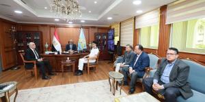 محافظ كفرالشيخ يبحث مضاعفة إنتاج بنجر السكر مع رئيس قطاع مصانع الدلتا