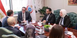 وزير الصحة وفايزر يبحثان توسيع التعاون لعلاج الأورام والهيموفيليا وتوطين اللقاحات