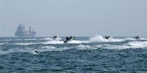 خبير سياسي: الحصار البحري الأمريكي "لي ذراع" لإيران