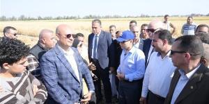 محافظ الغربية يطلق موسم حصاد القمح من مركز زفتى