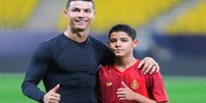 رونالدو يقترب من تحقيق حلم استثنائي بمزاملة نجله في النصر
