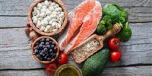 أطعمة تزيد الالتهابات وأخرى تقللها.. دليل بسيط لصحة أفضل