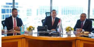 رئيس البورصة المصرية يترأس لجنة قيد 6 شركات ضمن برنامج الطروحات الحكومية