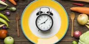 خبيرة تغذية تحذر من الصيام المتقطع كحل لتخفيف الوزن