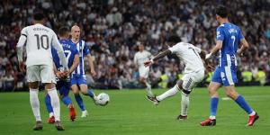 ريال مدريد يضرب ألافيس بهدفين ويستعيد الانتصارات في الليجا