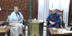 شيخ الأزهر: إعادة الاعتبار للمعلم وتقديمه قدوة للنشء ضرورة ملحّة