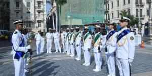 اسنعدادات انطلاق الموكب الاحتفالى بتأسيس الإسكندرية من المتحف الرومانى لتمثال الإسكندر