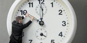 علماء يفسّرون سبب شعورنا بتسارع الوقت مع التقدم في العمر