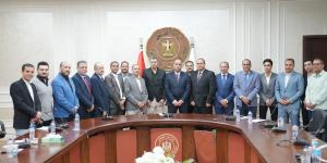 وزير العمل يلتقي محرري ملف العمل بالصحف ويستعرض جهود الوزارة في التدريب والتشغيل والحماية الاجتماعية