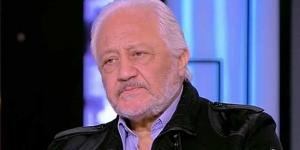 صدمة الفنان خالد زكي بعد تلقي خبر وفاة هاني شاكر (فيديو)