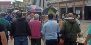 حملات مكثفة بالزقازيق ومنيا القمح لرفع الإشغالات وإعادة الانضباط