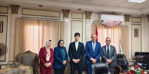 رئيس حي غرب القاهرة يبحث مع وفد سفارة إيطاليا تعزيز التعاون وتحسين الخدمات