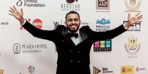 من طفل يسأل خيري بشارة إلى إشادة في مهرجان الإسكندرية.. «قرار انقسام» يلفت الأنظار