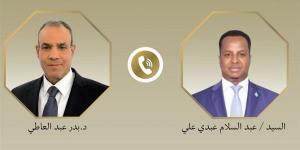 وزير الخارجية ونظيره الصومالي يبحثان تطورات الأوضاع بالصومال