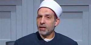 أمين الفتوى: المخيط لا يجوز للمُحرم.. حكم الملابس والألوان أثناء الإحرام