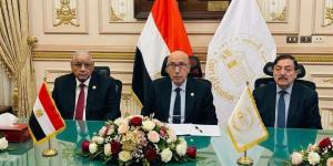 رئيس محكمة النقض يوقع مذكرة تفاهم مع الجامعة الأمريكية في الإمارات