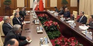 وزيرا خارجية الصين وإيران يبحثان التطورات الدولية