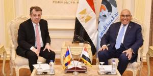 مصر تبحث تعزيز التعاون الصناعي والاستثماري مع أرمينيا