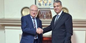 سفير مصر في تشيلي يبحث مع إعلامي بارز تعزيز التعاون الإعلامي والثقافي ودعم جسور التفاهم بين القاهرة وسانتياجو