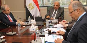 وزير الكهرباء يبحث مع الكازار الاماراتية مستجدات مشروعات طاقة الرياح بمناطق الزعفرانة