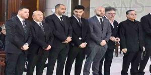 رامي رضوان يرافق دنيا وإيمي سمير غانم في عزاء هاني شاكر