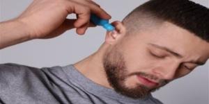اكتشف الطرق الصحيحة لتنظيف الأذن دون التسبب في مضاعفات