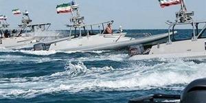 عاجل.. البحرية الإيرانية تستهدف ثلاث مدمرات أمريكية بالقرب من مضيق هرمز