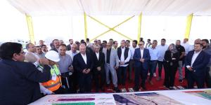 وزير النقل يشهد التشغيل التجريبي للمرحلة الأولى من محور الفشن التنموي ببني سويف وفتح مرحلتي محور ديروط بأسيوط