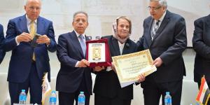 قامات قصر العيني تتصدر مشهد التكريم في احتفالية يوم الطبيب المصري