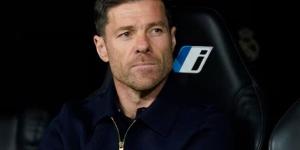 ليفربول يدرس التعاقد مع تشابي ألونسو لتدريب الريدز