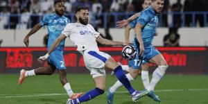 بنزيما يواصل التألق ويصنع التاريخ بأرقام قياسية مع الهلال السعودي