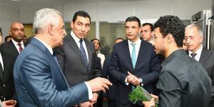 وزراء الإنتاج الحربي والشباب والصناعة يتفقدون شركة "كابتكس"
