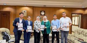 كلية الآداب بكفرالشيخ تشهد تسليم مشروعات مجلات صحفية لطلاب الصحافة