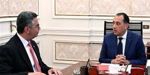 مدبولي يوجه بتوفير مخزون استراتيجي آمن من السلع الأساسية وتشديد الرقابة على الأسواق
