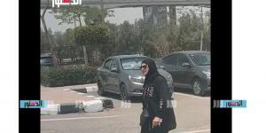 وفاء مكي تشارك في جنازة الراحل عبدالرحمن أبو زهرة (فيديو)