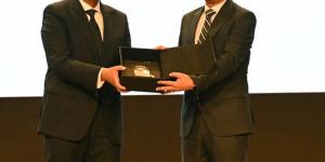 تكريم جامعة المنصورة ضمن أفضل 10 أكاديميات في احتفالية «المليون رخصة دولية»