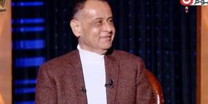 محمد غنيم يشيد بأشرف زكي رغم قرار وقفه: قامة علمية وفنية كبيرة