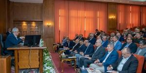 وزير الدولة للإنتاج الحربي يتابع الأداء المالي والإنتاجي للشركات التابعة
