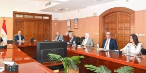 وزير الري يبحث مع مستشار إمبراطور اليابان تعزيز التعاون في قضايا المياه والمناخ