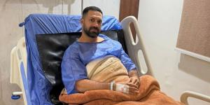 15 غرزة في اليد.. تفاصيل إصابة حسني عبد ربه أثناء ذبح أضحية العيد