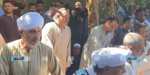 الصعايدة يحتفلون على طريقتهم الخاصة.. حلقات الذكر والمديح تضيء أجواء ثاني أيام العيد بقنا