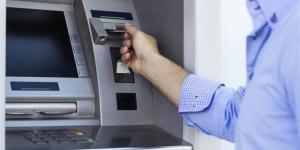 البنوك تواجه ضغط السحب النقدي بتغذية مستمرة للـATM