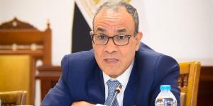 وزير الخارجية يؤكد لنظيره الصومالي أهمية الإسراع بالإفراج عن البحارة المصريين المختطفين وضمان سلامتهم
